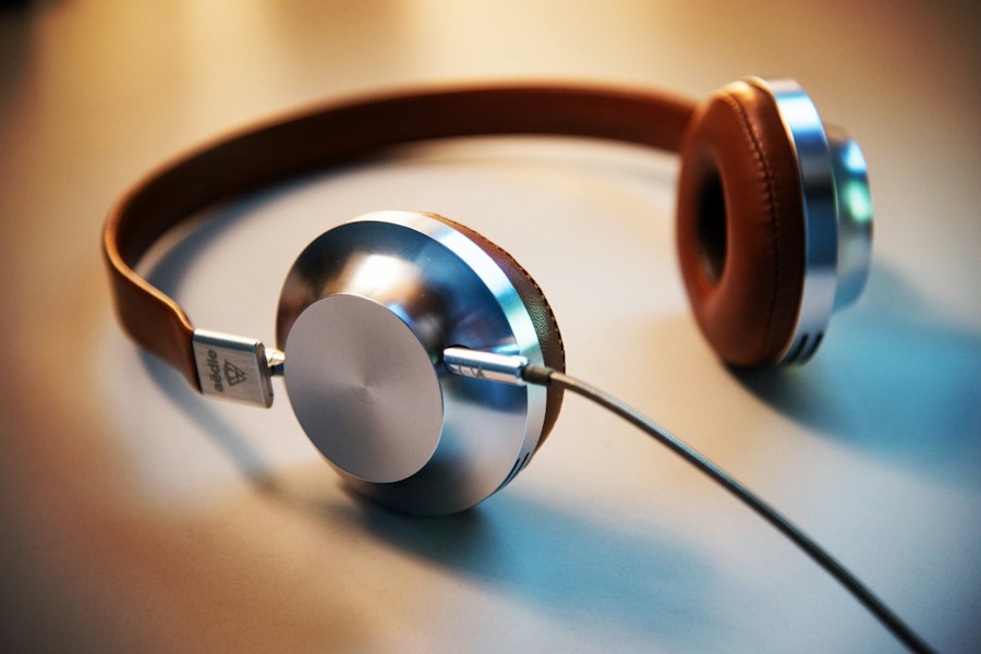 Beautifully detailed studio headphones for a considered listening experience